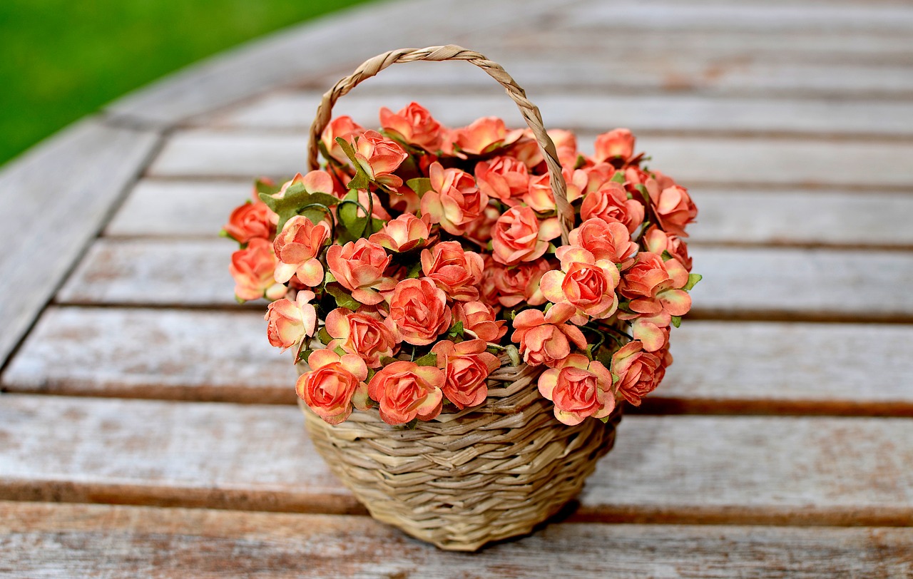 Dlaczego warto wybrać bukiet kwiatów sztucznych - jak stworzyć wyjątkową dekorację