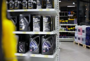 Hurtownia olejów - jak znaleźć najlepsze produkty dla Twojego samochodu?